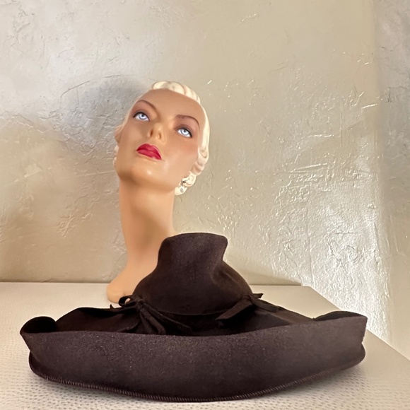 ENCHANTING 1940\'s CHOCOLATE BROWN FELT WIDE BRIM HAT
